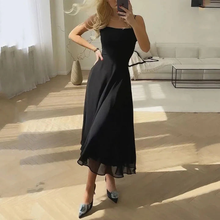 Elegancka Sukienka Midi z Kwadratowym Dekoltem i Rozkloszowanym Dołem