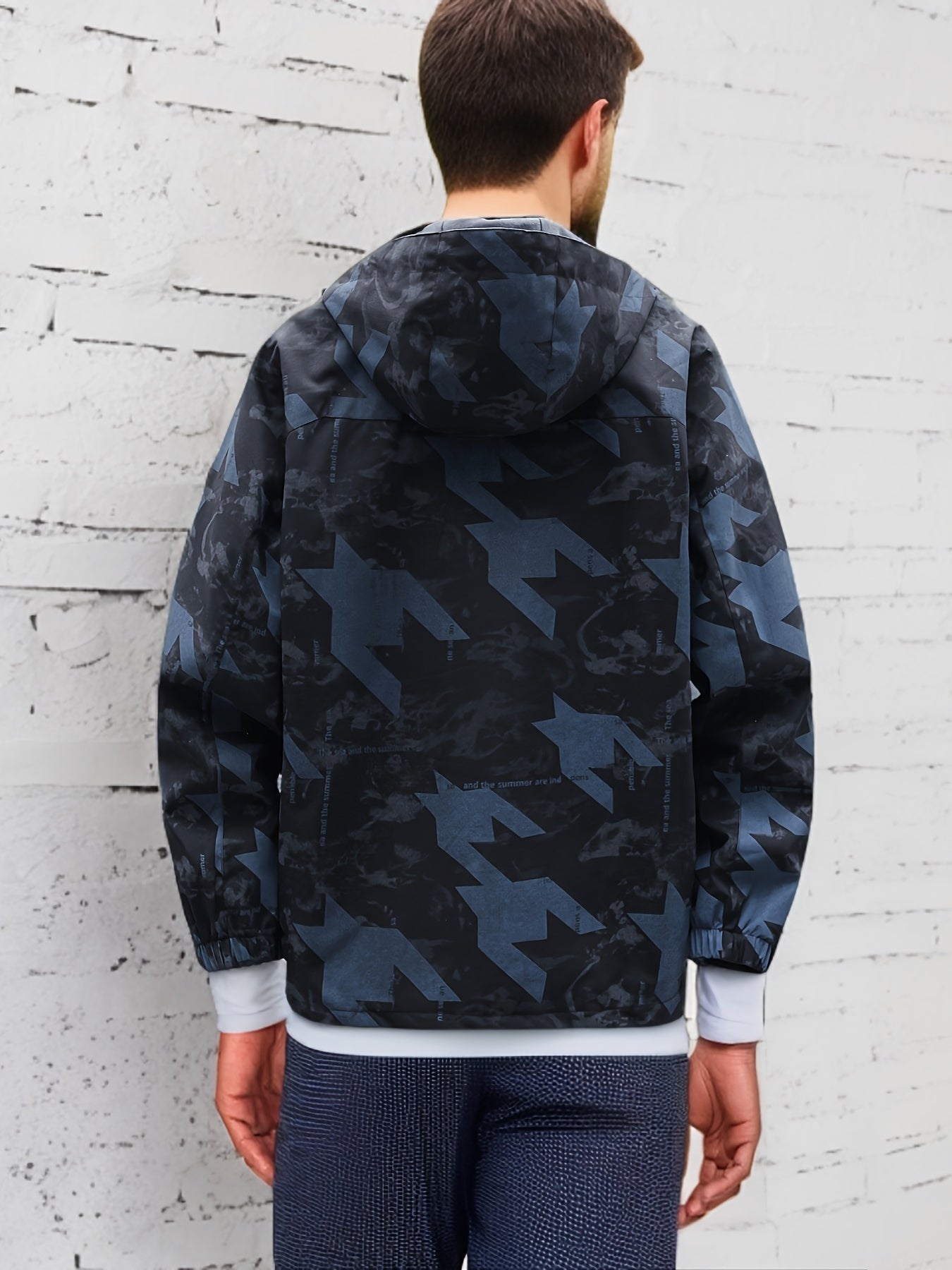 Męska kurtka przejściowa wodoodporna z kapturem i wzorem liści