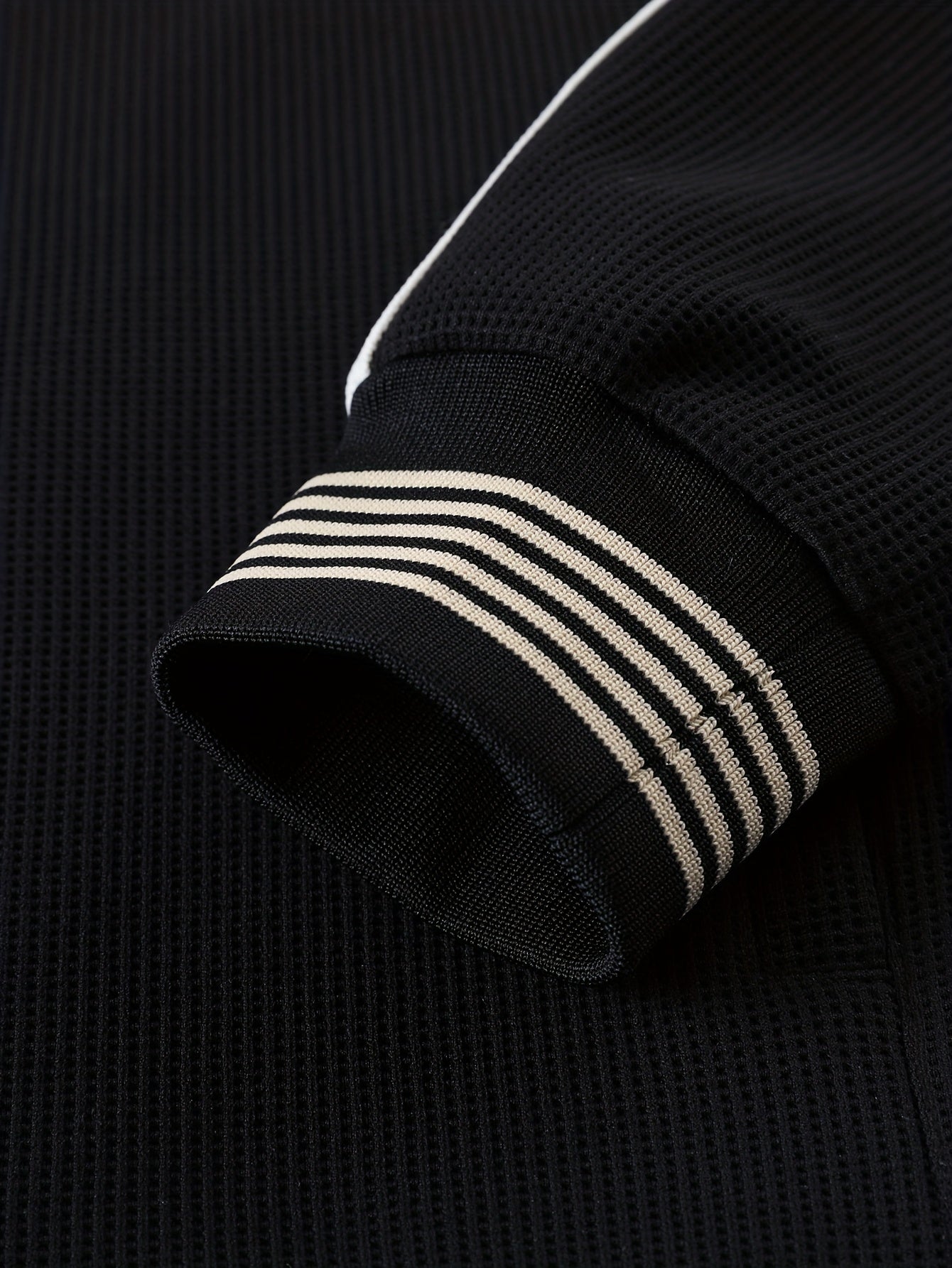 Męski Dresowy Zestaw Sportowy z Kontrastowymi Paskami