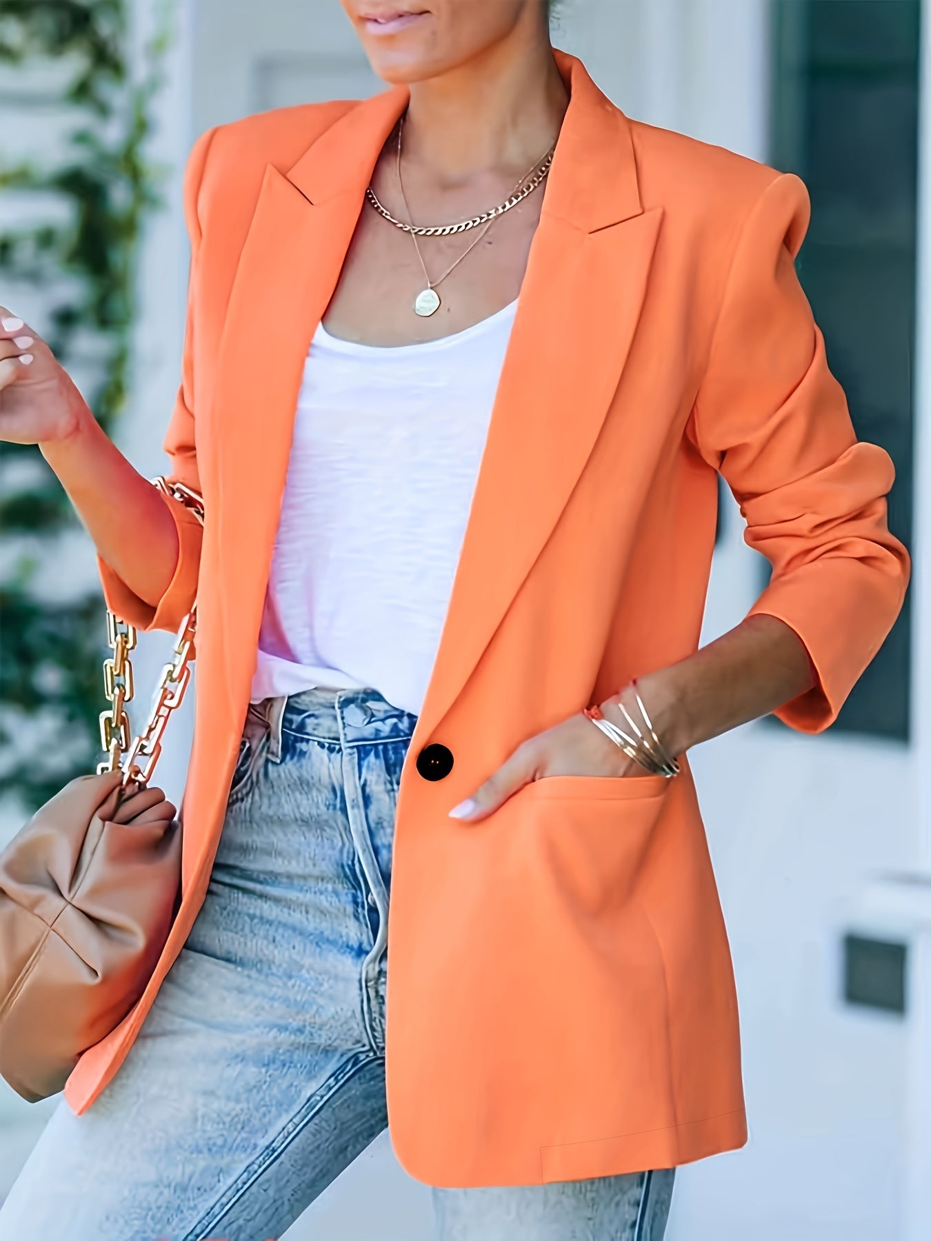 Damska marynarka w wyrazistym stylu