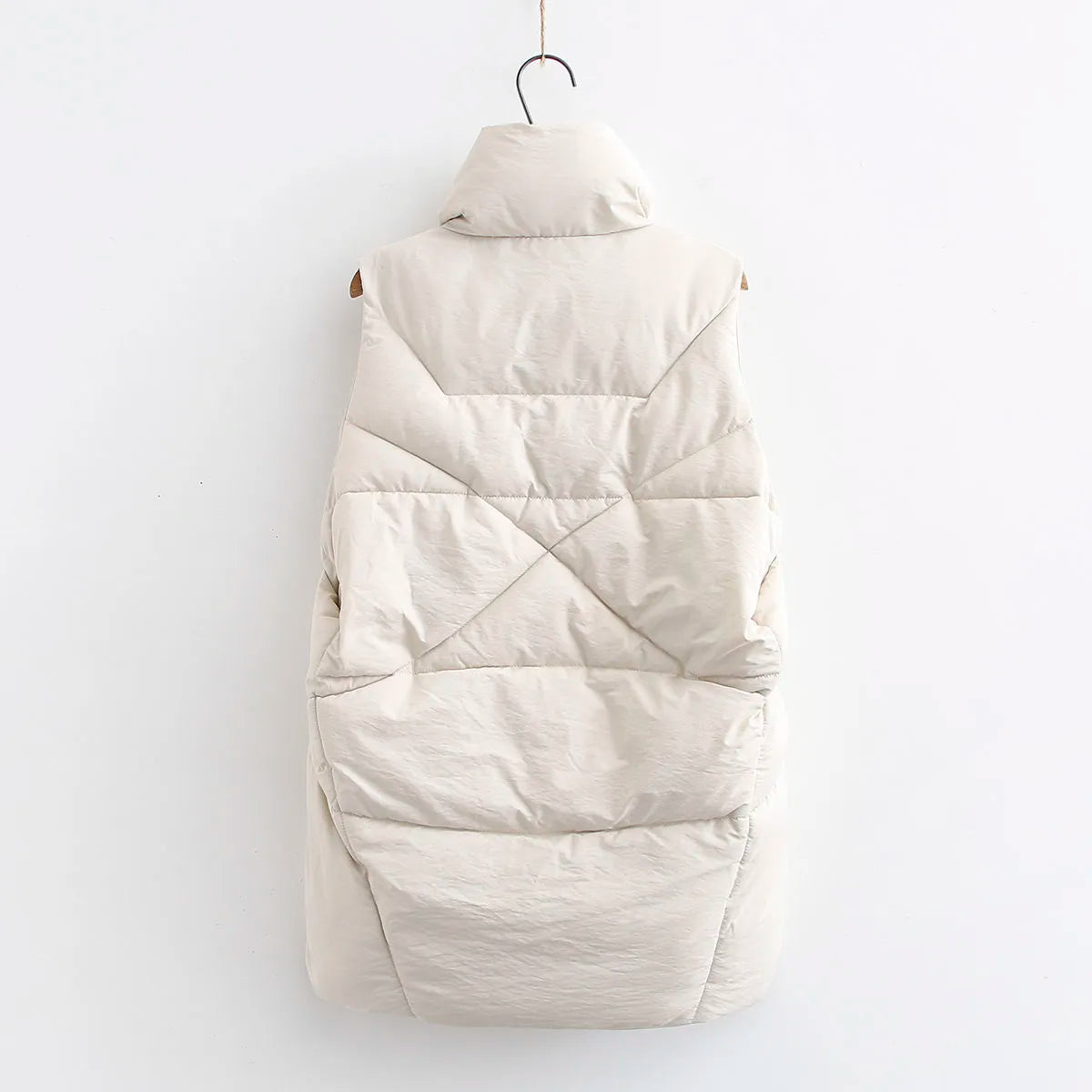 Damska puchowa kamizelka z wysokim kołnierzem