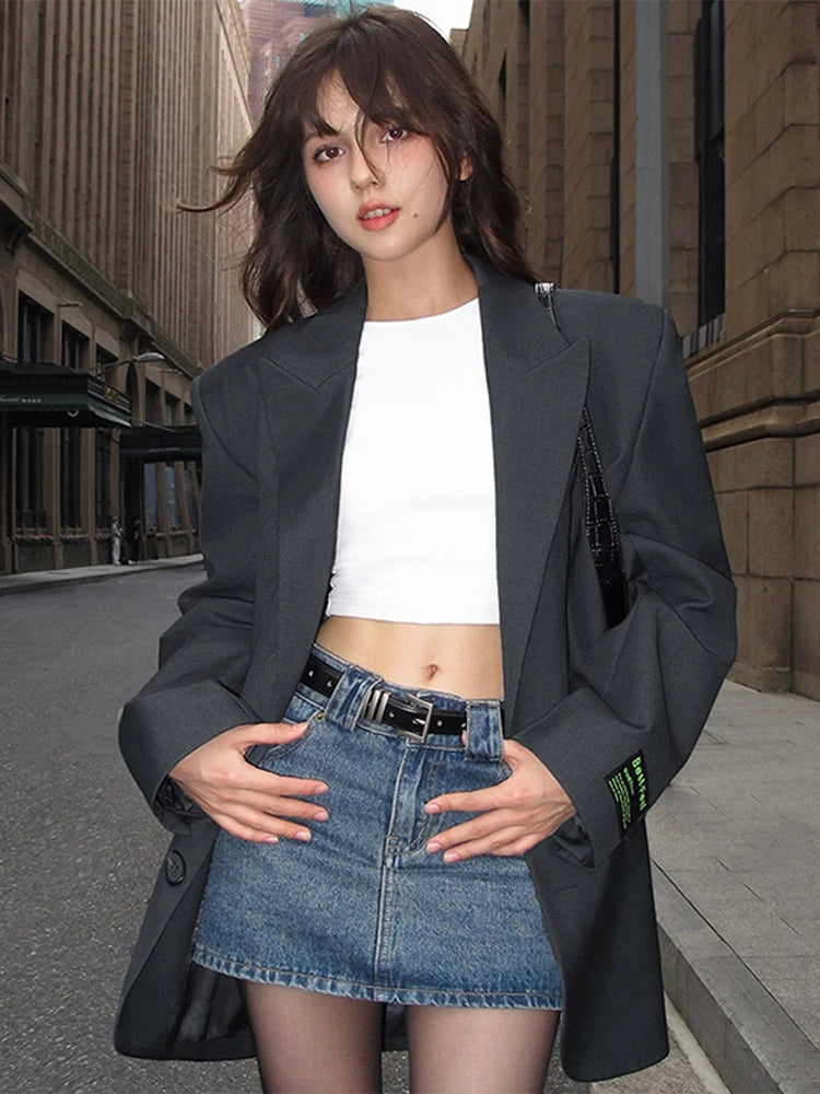 Damska marynarka oversize z naszywką na rękawie