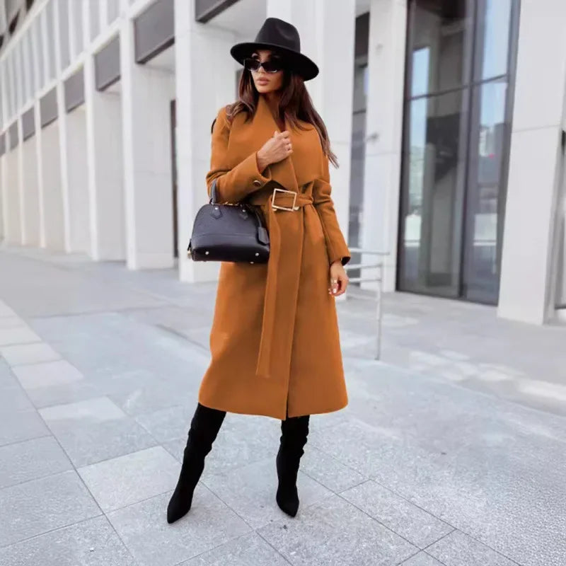 Damski płaszcz wełniany o klasycznym kroju – elegancki wybór na jesień i zimę