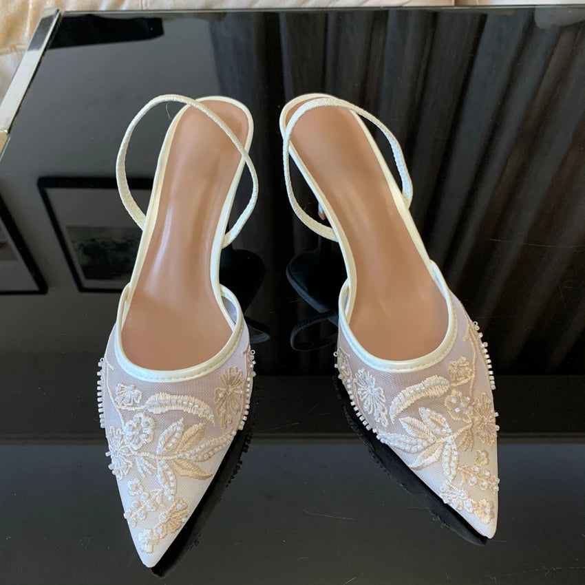 Damskie Czółenka Slingback z Haftowaną Siateczką – Eleganckie Szpilki z Noskiem w Szpic