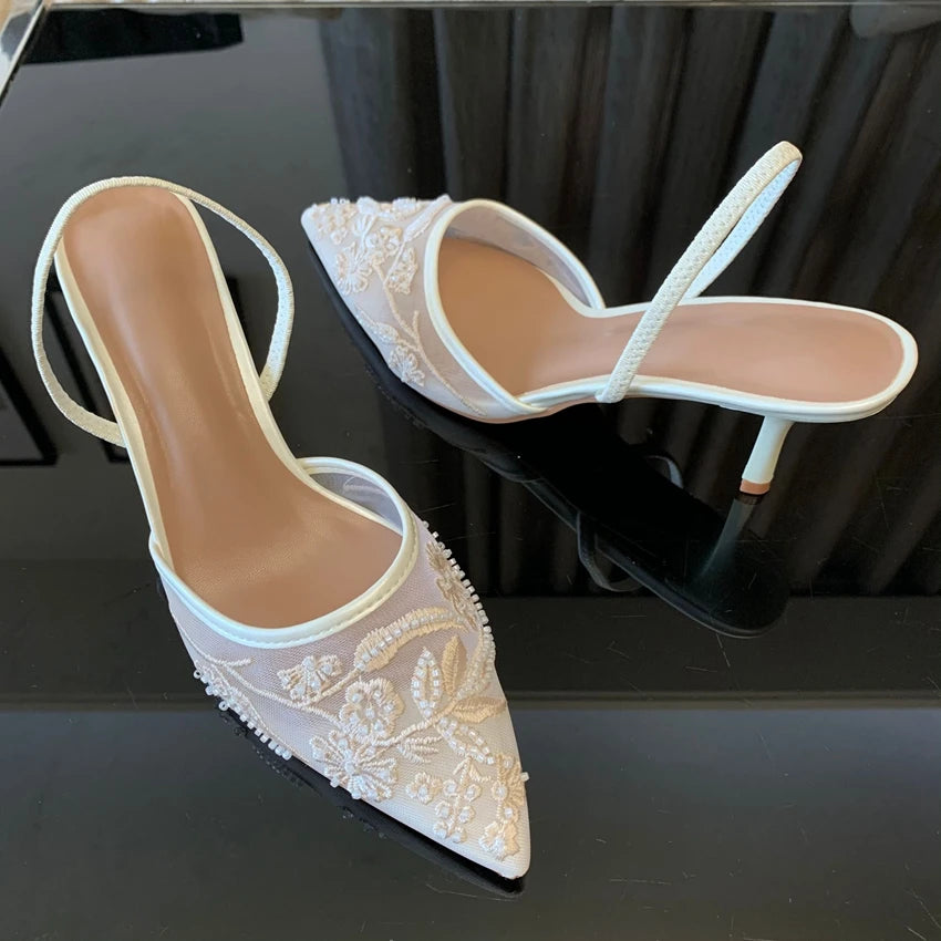 Damskie Czółenka Slingback z Haftowaną Siateczką – Eleganckie Szpilki z Noskiem w Szpic