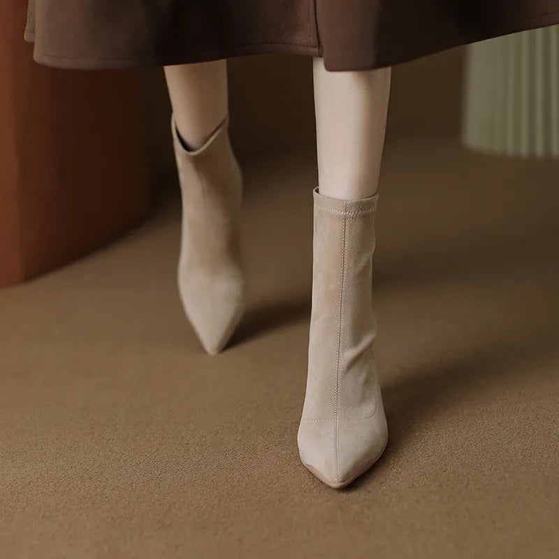 Botki damskie na obcasie Jusey