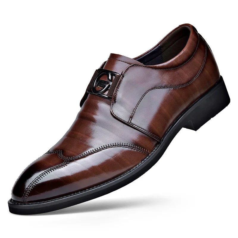 Męskie półbuty eleganckie wsuwane ze skóry z metalową ozdobą