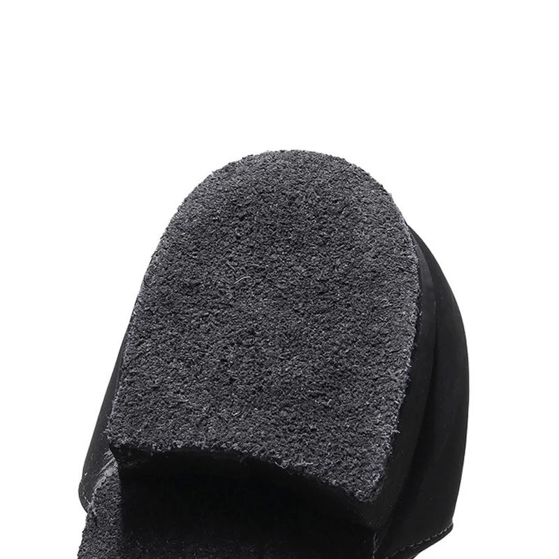 Damskie czółenka na niskim obcasie z paskami i zapięciem na kostce – eleganckie i wygodne