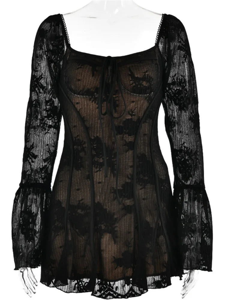 Damska Koronkowa Sukienka Mini z Długimi Rozkloszowanymi Rękawami