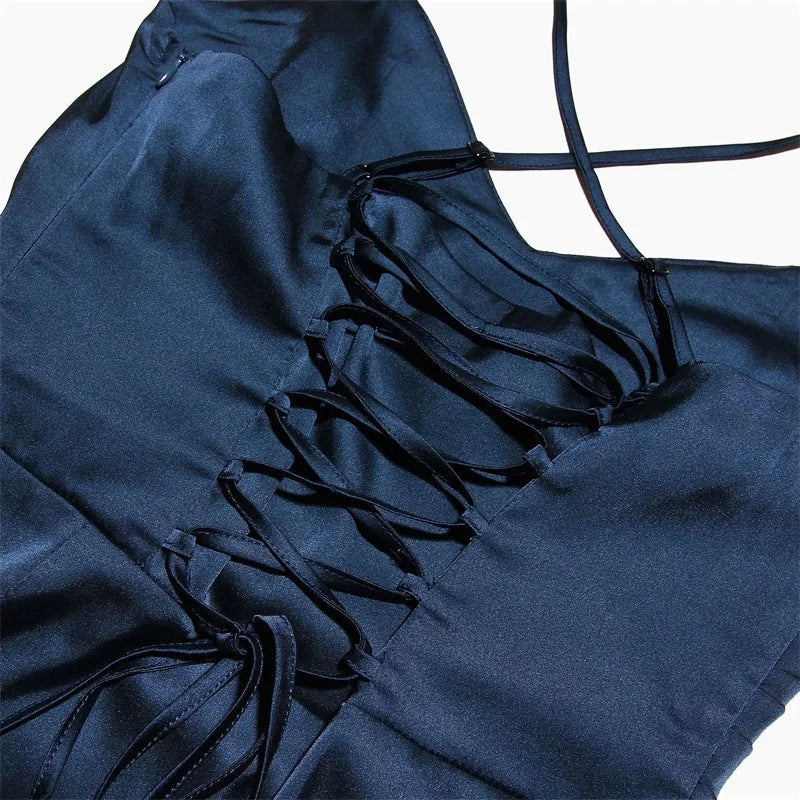 Suknia wieczorowa satynowa z rozcięciem – elegancka długa sukienka na ramiączkach