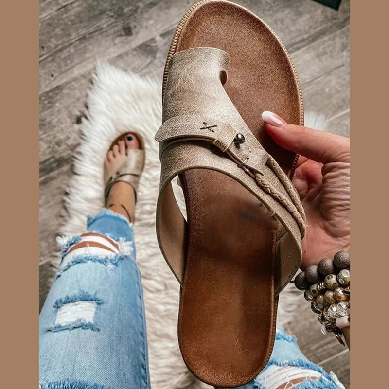 Damskie ortopedyczne klapki skórzane z szerokim paskiem