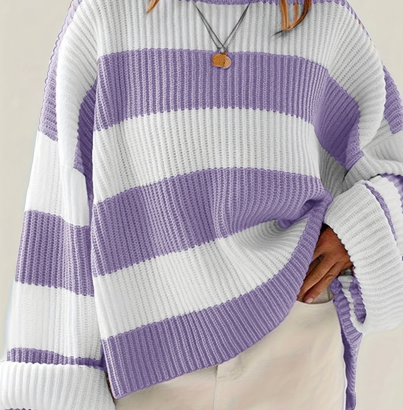 Damski Sweter Oversize w Paski z Okrągłym Dekoltem