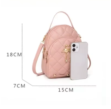 Mały damski pikowany plecak z ozdobnym motywem flamingów