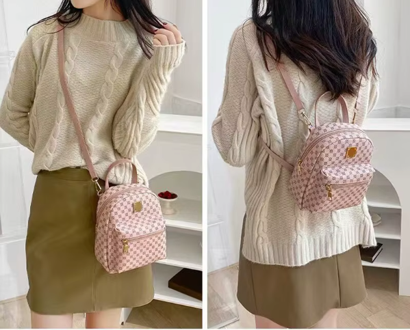 Mały elegancki plecak damski z modnym wzorem