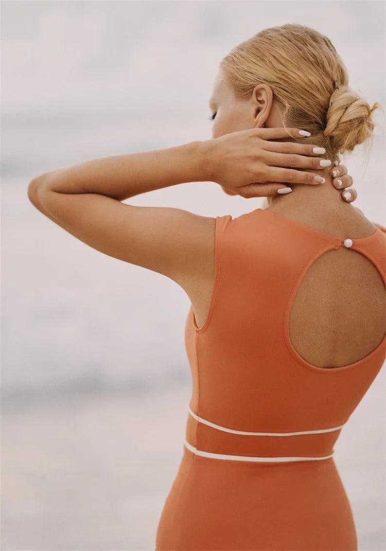 Jednoczęściowy Strój Kąpielowy Damski – Modelujący Pas, Pełne Zakrycie, Elegancki Fason