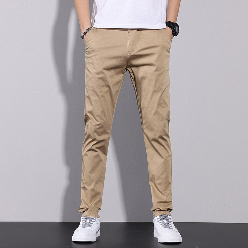 Męskie eleganckie spodnie chino z prostym krojem