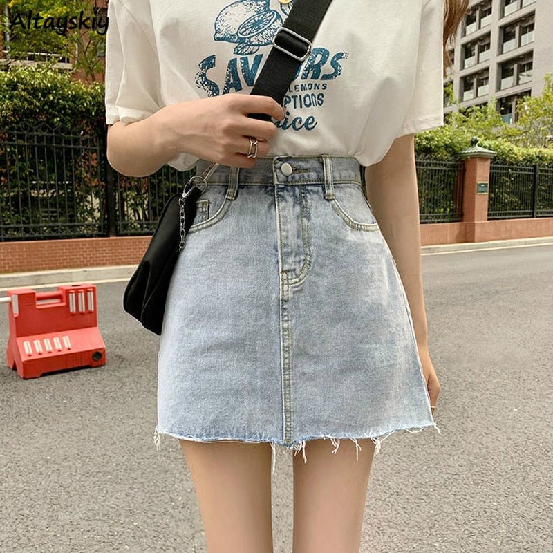 Jeansowa spódnica z frędzlami
