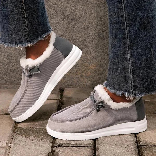 Damskie buty wsuwane ocieplane – lekkie mokasyny z futerkiem