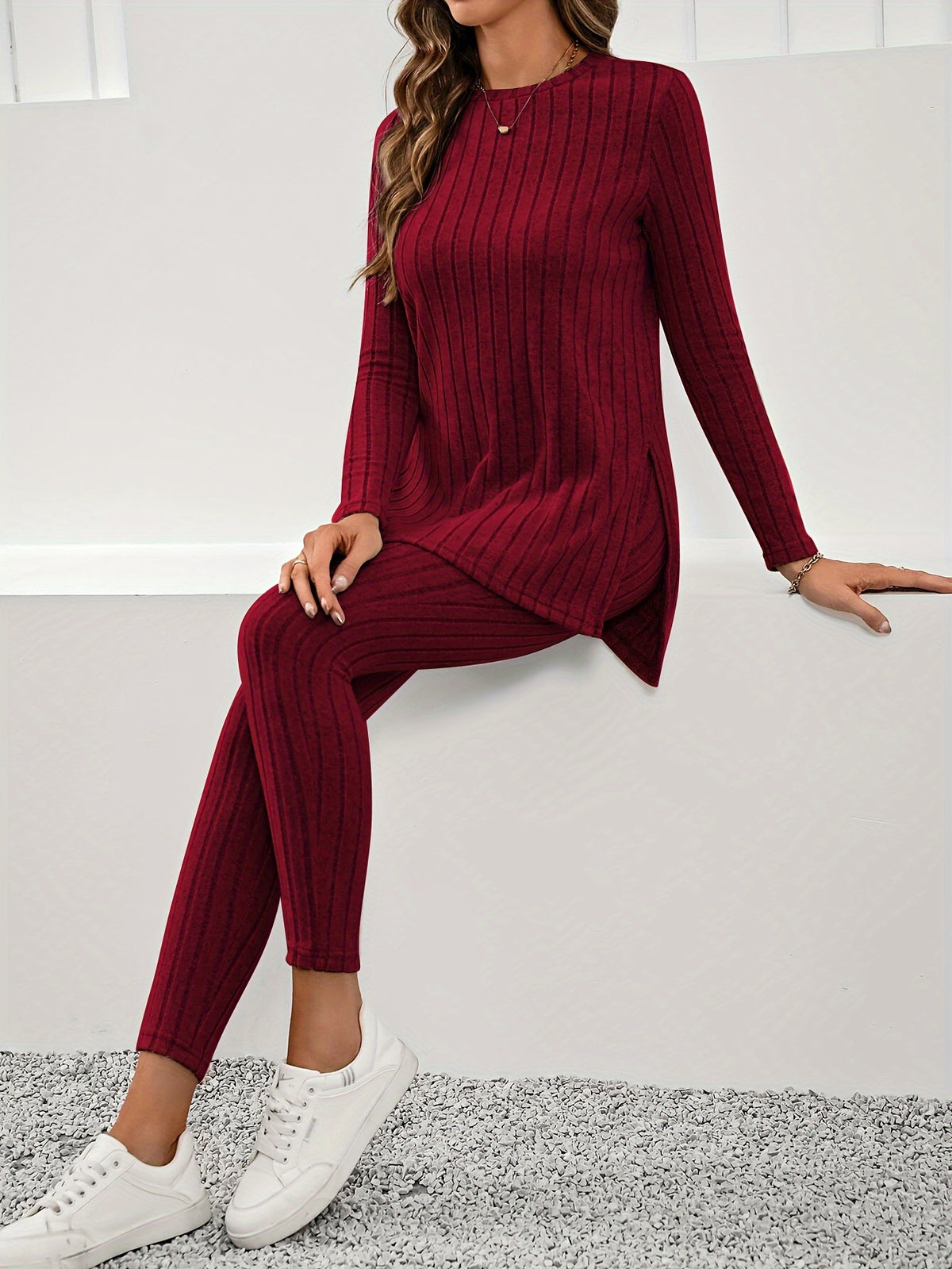 Elegancki Damski Komplet z Prążkowanej Dzianiny - Tunika i Legginsy