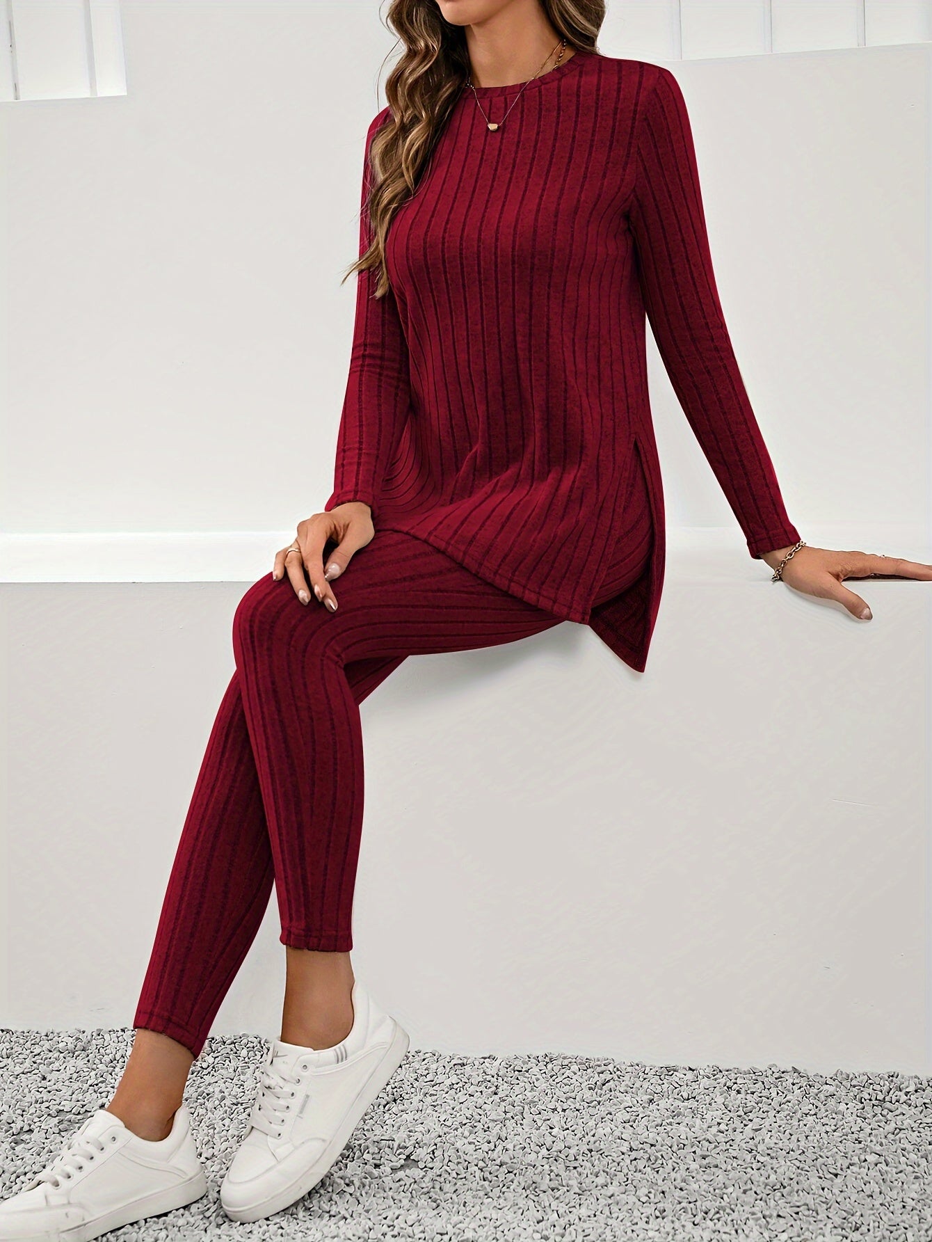 Elegancki Damski Komplet z Prążkowanej Dzianiny - Tunika i Legginsy