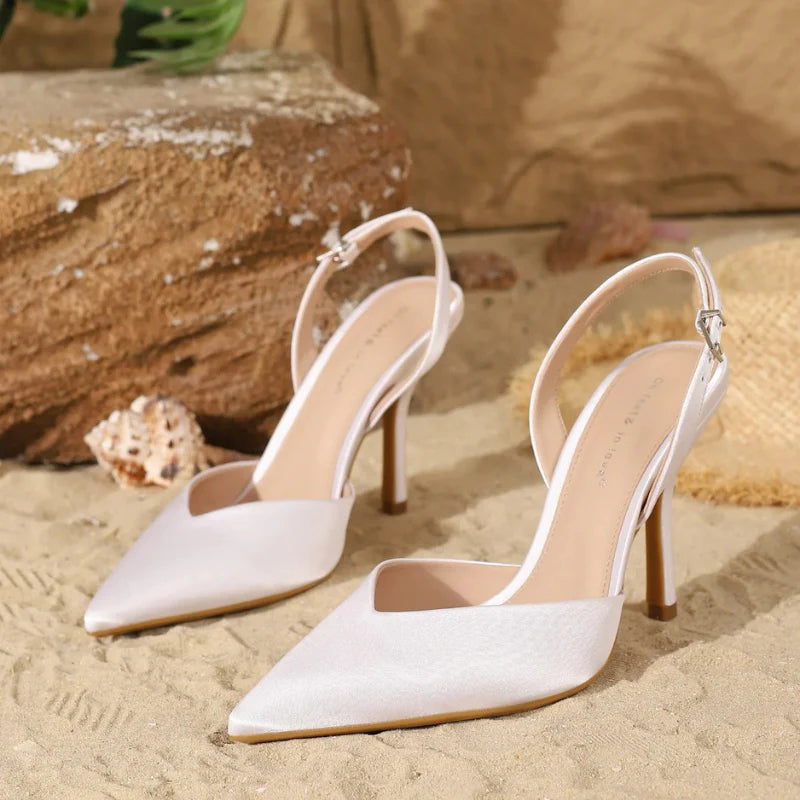 Eleganckie Szpilki Slingback z Satynowym Wykończeniem i Szpiczastym Noskiem