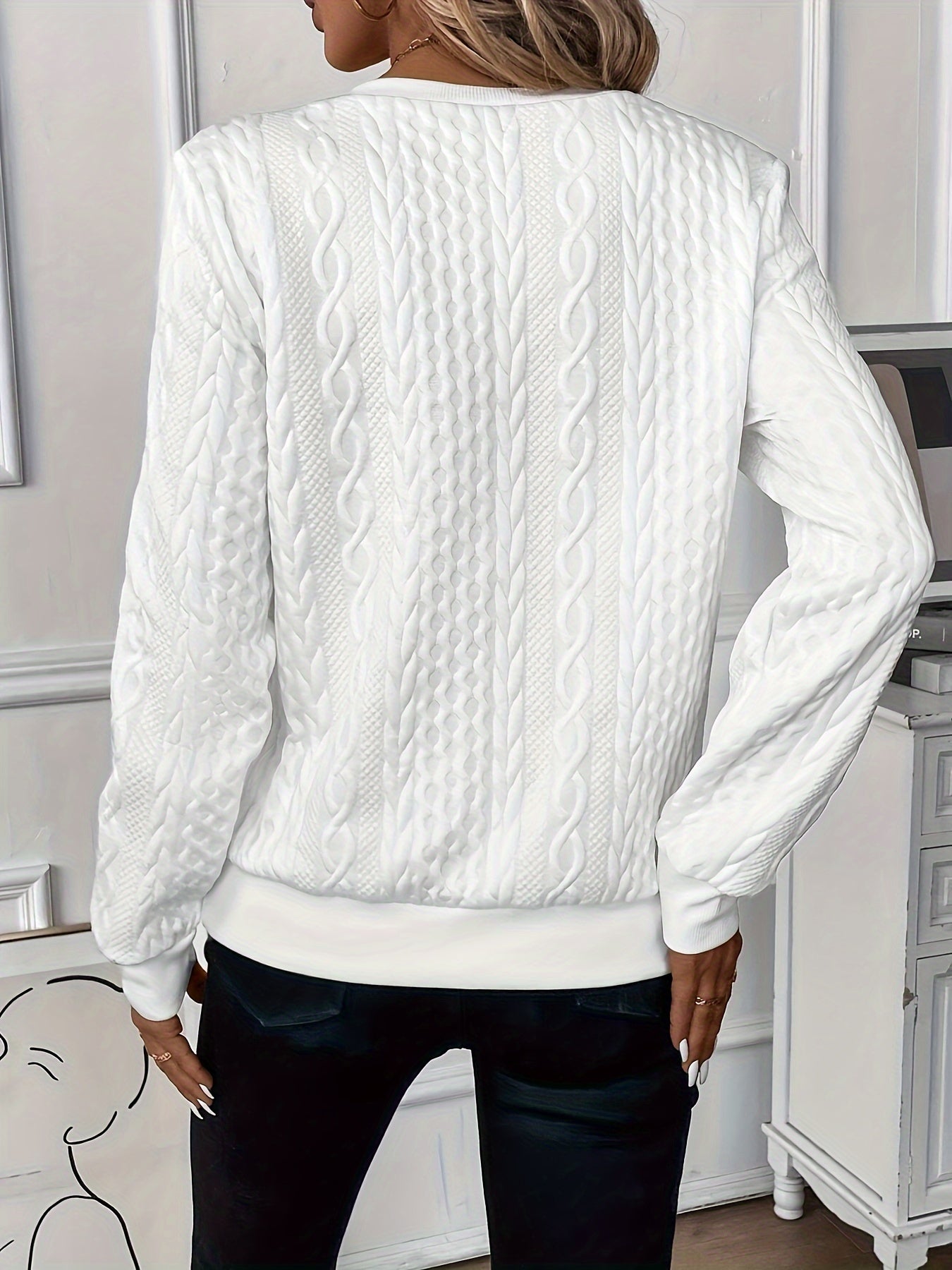 Damski sweter z zamkiem i plecionym wzorem
