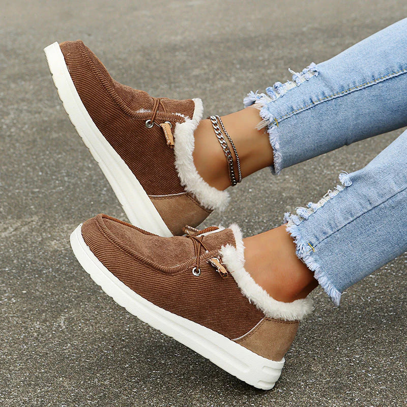 Damskie buty wsuwane ocieplane – lekkie mokasyny z futerkiem