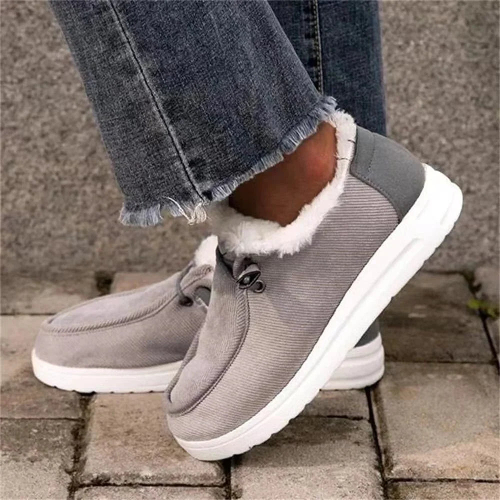 Damskie buty wsuwane ocieplane – lekkie mokasyny z futerkiem