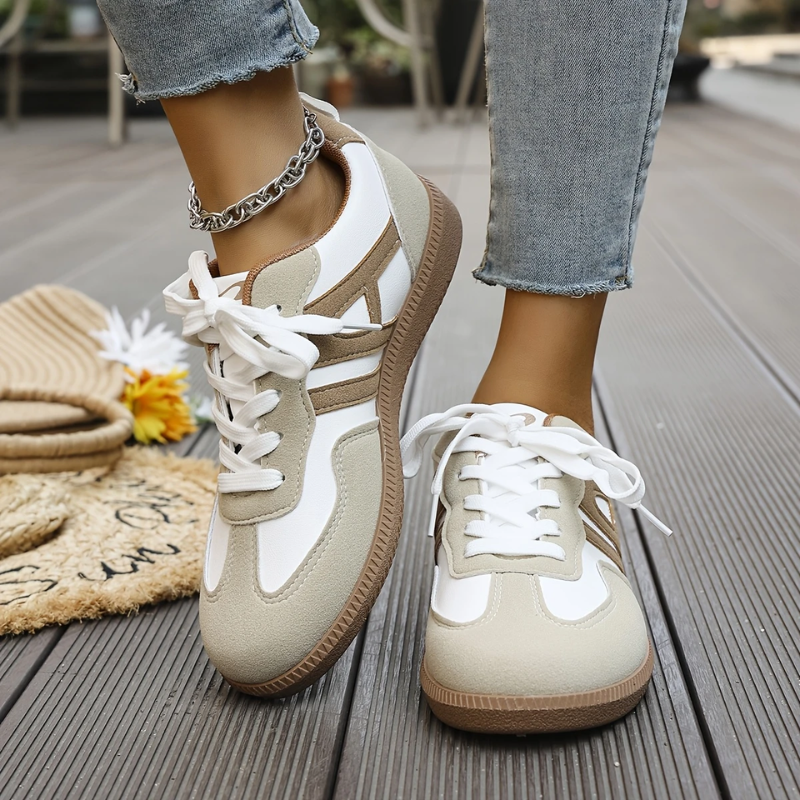 Crystal | Wspierające sneakersy z szerokim noskiem 1
