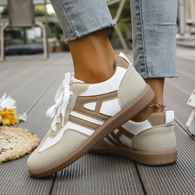 Crystal | Wspierające sneakersy z szerokim noskiem 1