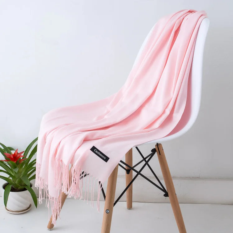 Kaszmirowy szal z frędzlami