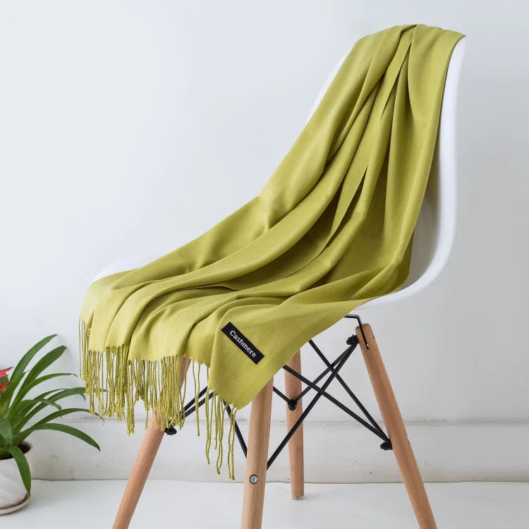 Kaszmirowy szal z frędzlami