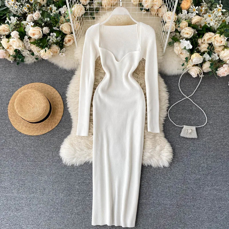 Elegancka Dzianinowa Sukienka Midi z Wycięciem