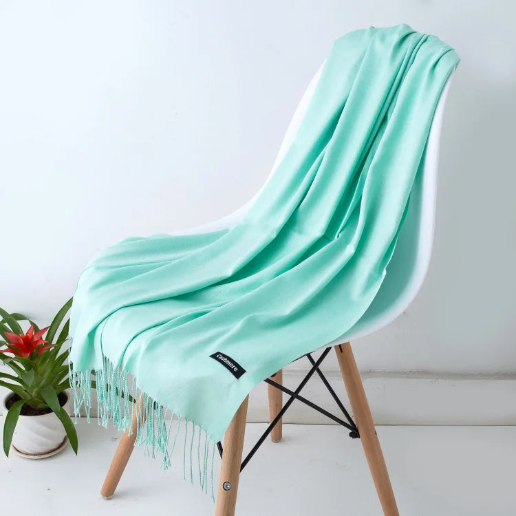 Kaszmirowy szal z frędzlami