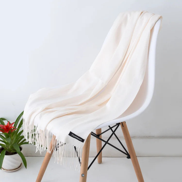 Kaszmirowy szal z frędzlami