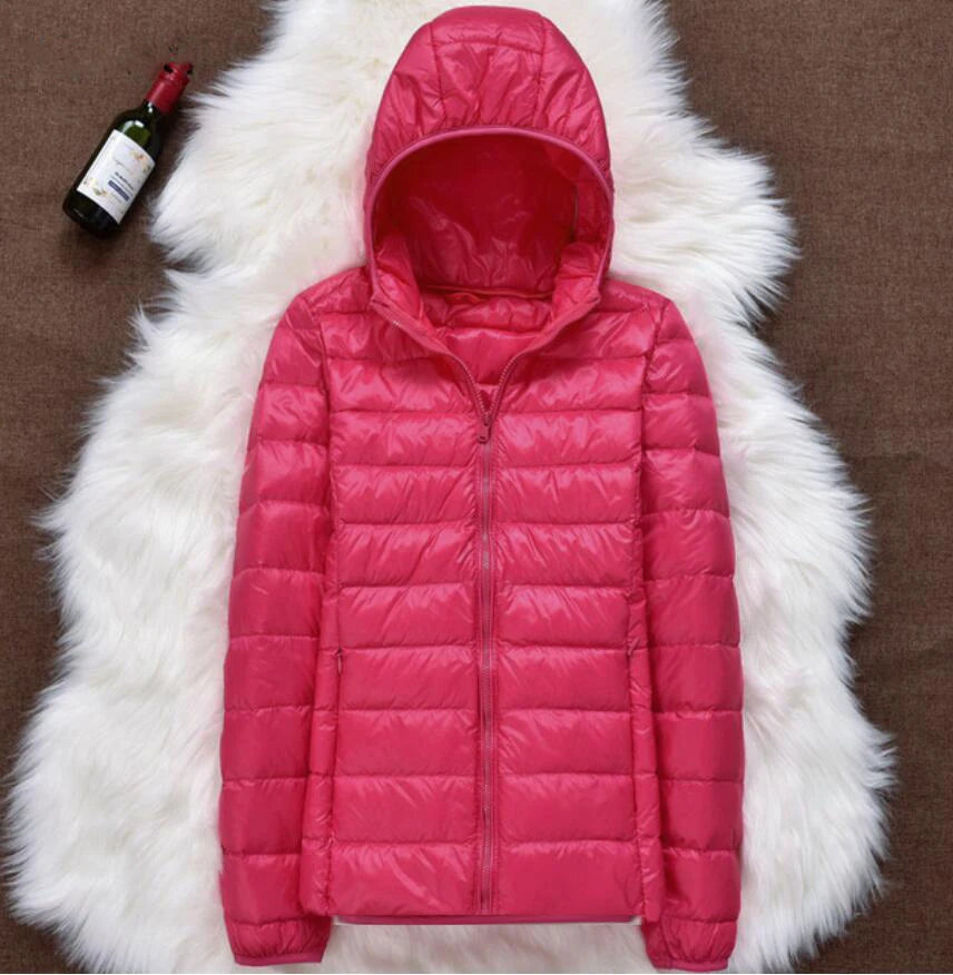 Damska kurtka pikowana z kapturem, lekka i ocieplana, idealna na jesień i zimę