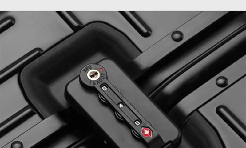 Walizka kabinowa aluminiowa na kółkach z zamkiem TSA – twarda obudowa