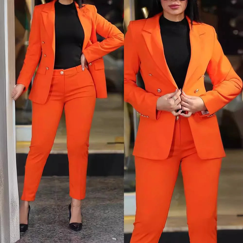 Elegancki damski garnitur dwuczęściowy z dopasowanymi spodniami
