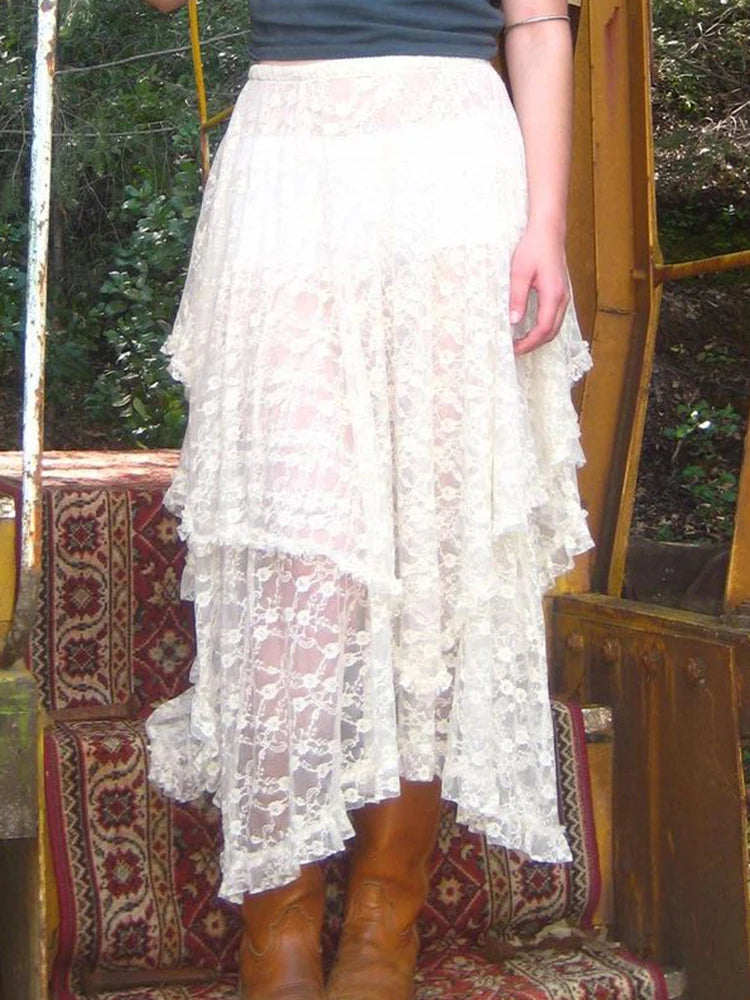 Koronkowa spódnica maxi w stylu boho