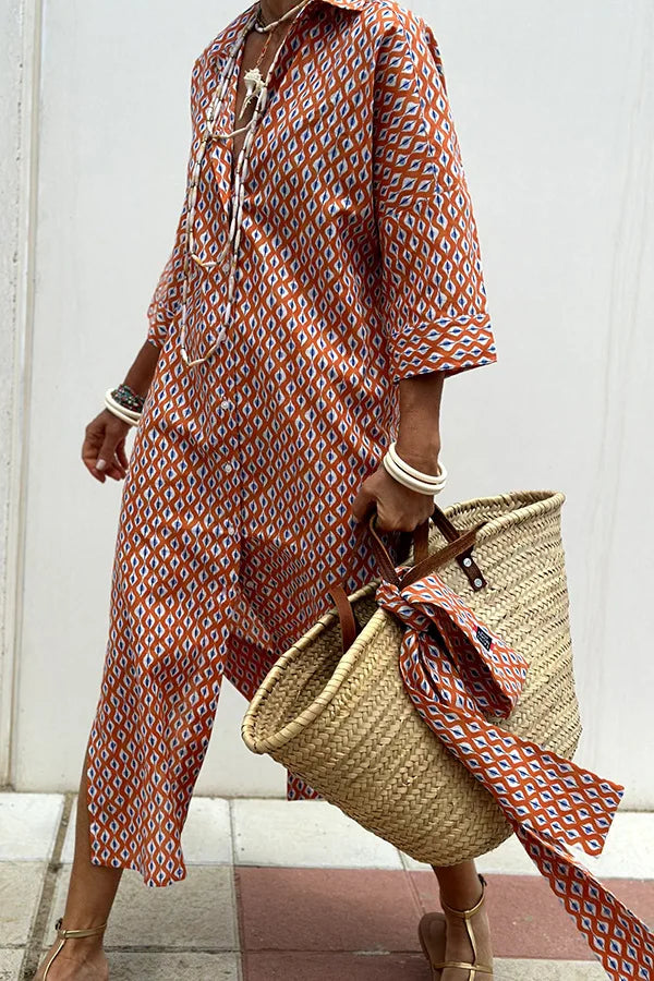 Sukienka koszulowa w paski z rozcięciami po bokach – lekka na lato i plażę