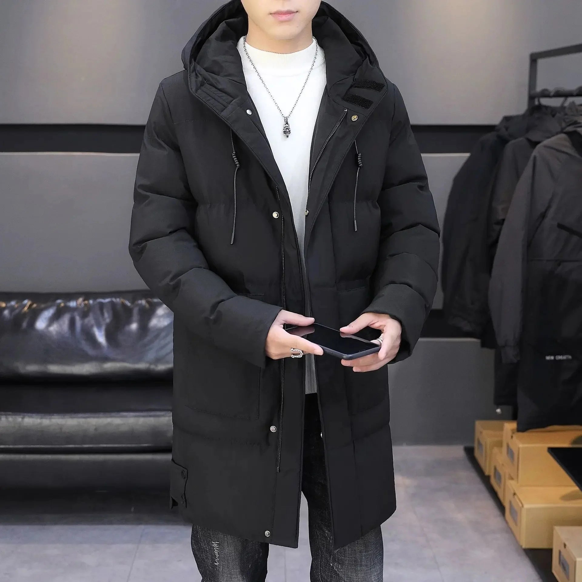 Męska długa kurtka zimowa z kapturem – pikowany płaszcz ocieplany