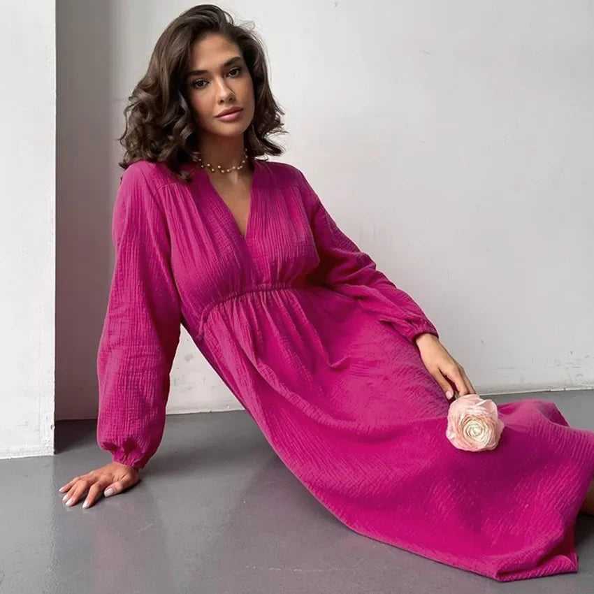 Muślinowa sukienka midi z dekoltem V i długim rękawem – luźna i przewiewna na lato