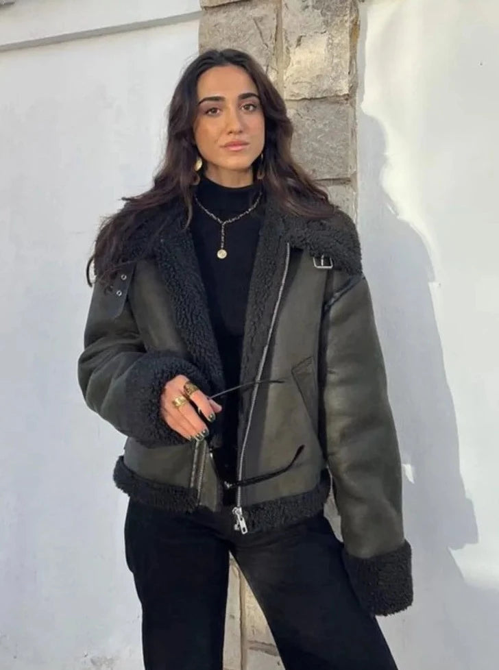 Damska kurtka zimowa aviator z futrzanym kołnierzem