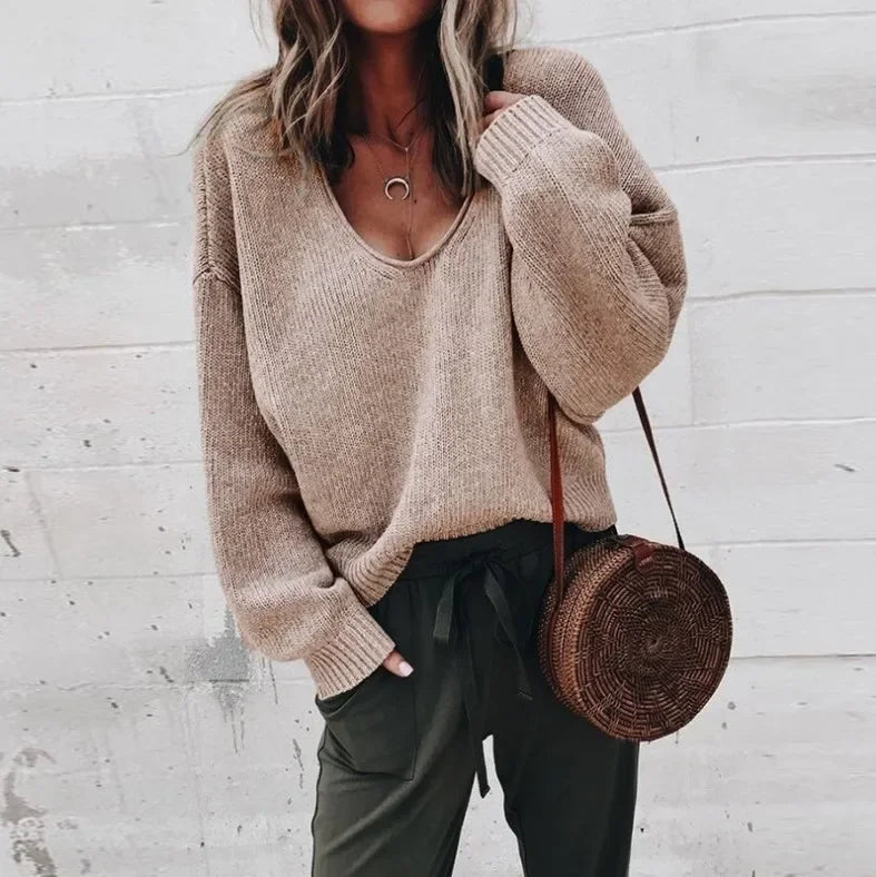 Damski sweter oversize z dekoltem w serek – luźny sweter casual na jesień i zimę