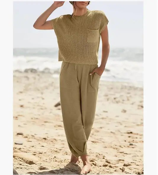 Damski komplet dzianinowy z krótkim topem i luźnymi spodniami