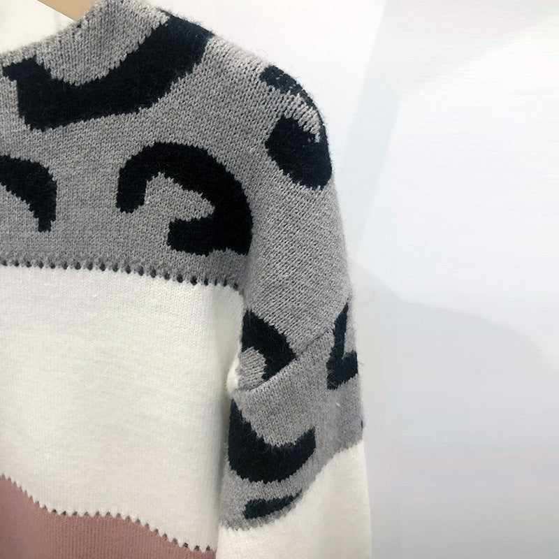 Damski sweter z wzorem w cętki