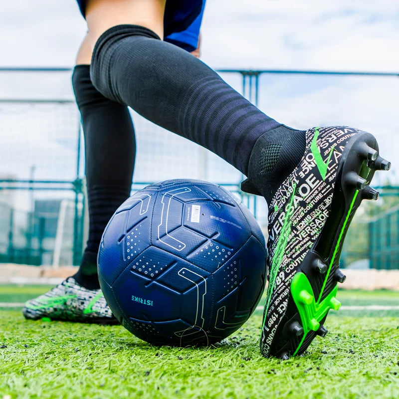 Męskie buty piłkarskie z grafiką