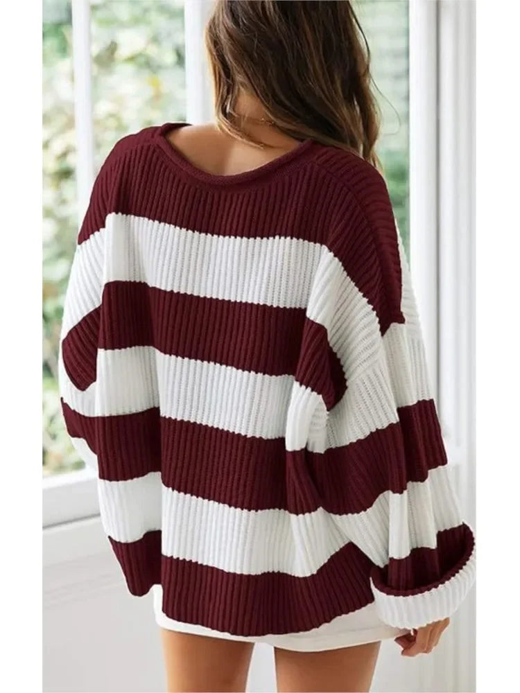 Damski sweter w paski oversize – biało-zielony, prążkowany