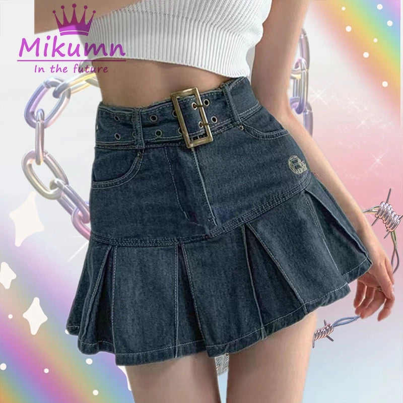 Stylowa jeansowa mini spódniczka z plisami
