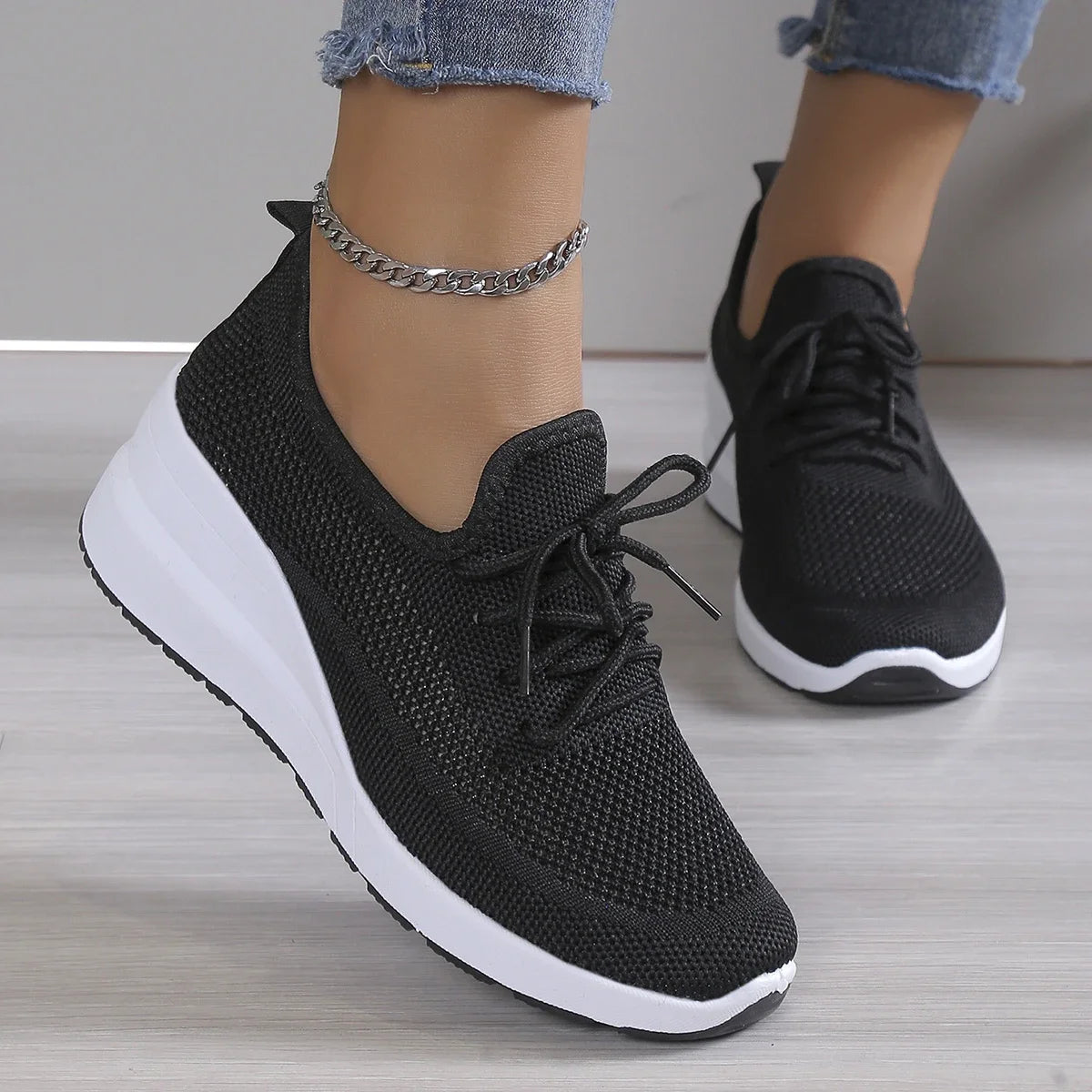 Ortopedyczne damskie buty sportowe na platformie – lekkie sneakersy z siateczką i amortyzującą podeszwą